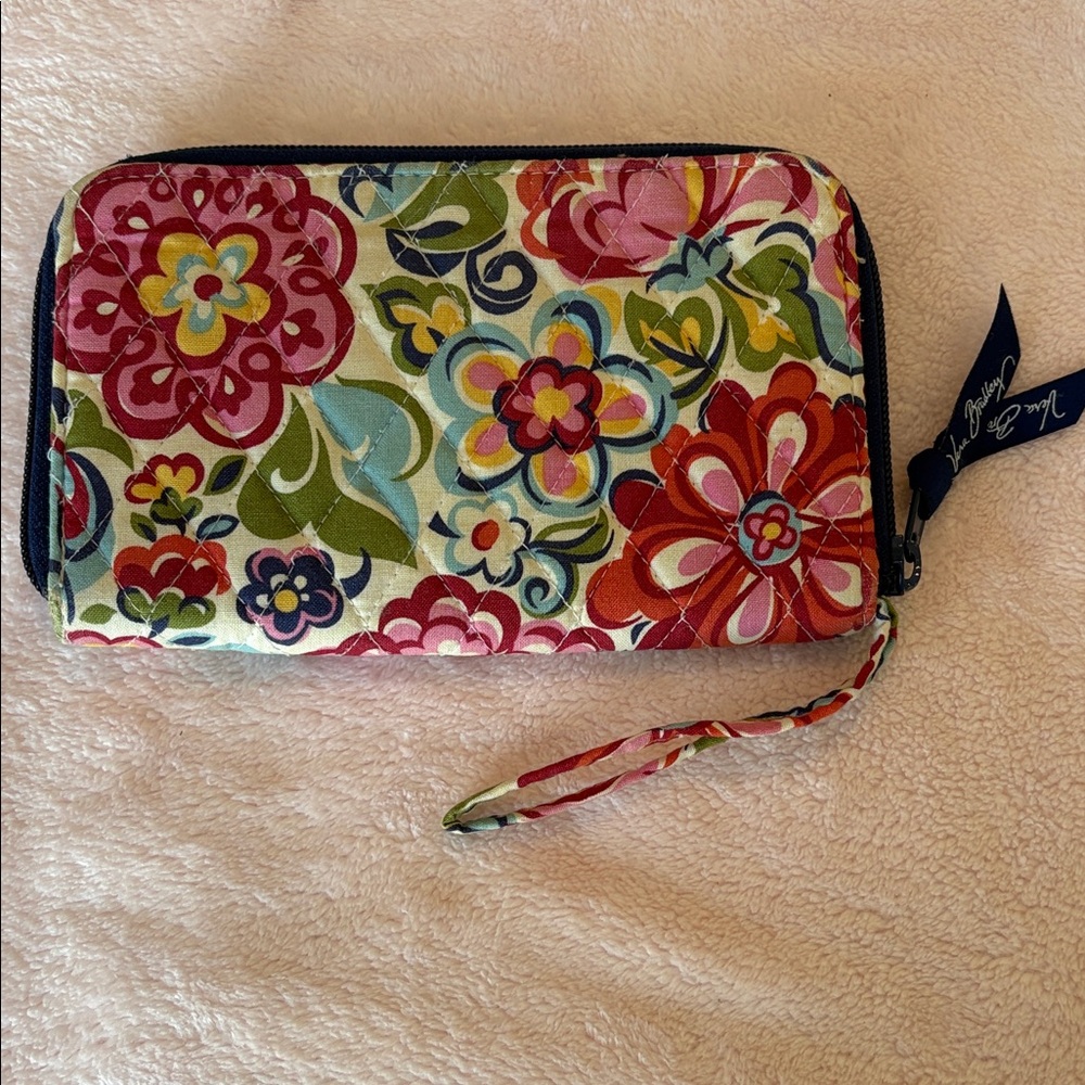 Vera Bradley Floral Wristlet—retired Hope Garden